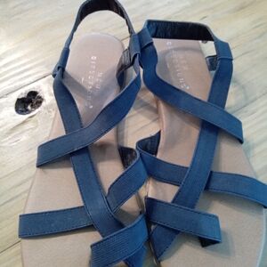 New Directions Women's Blue Strappy Sandals Size 9.5. NWOT Never Worn